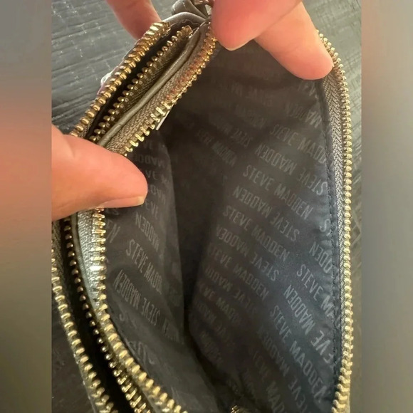 STEVE MADDEN Floral Mauve Wristlet Double Zip Wallet Bag Clutch Quilted - Picture 6 of 7